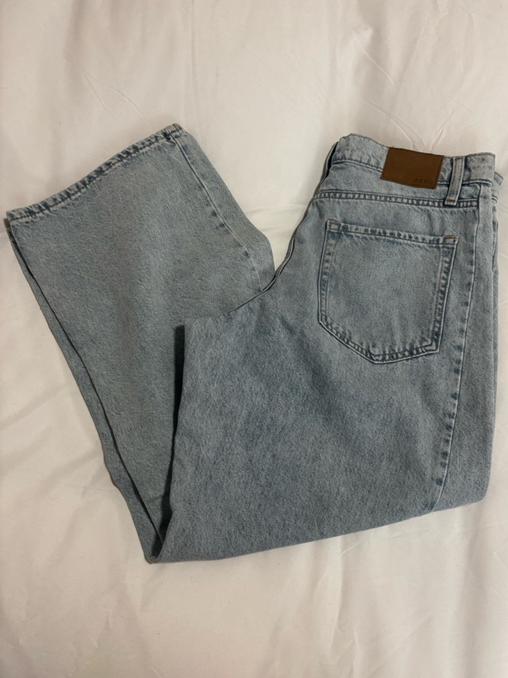 NWOT Aeropostale Light Wash Barrel jeans